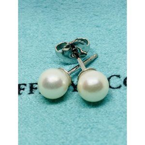 Tiffany & Co. Signature Pearl Stud Earrings 6MM  Akoya 18k White Gold  READ